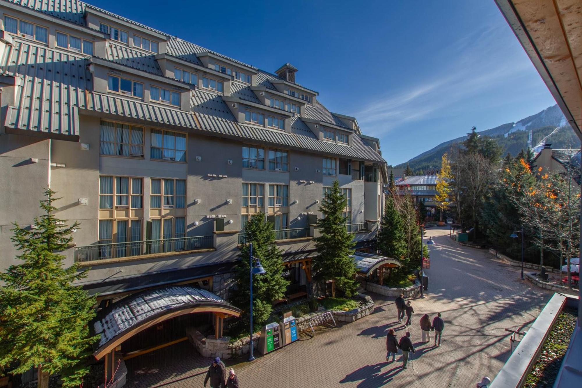 Village Gate House Уистлер Экстерьер фото